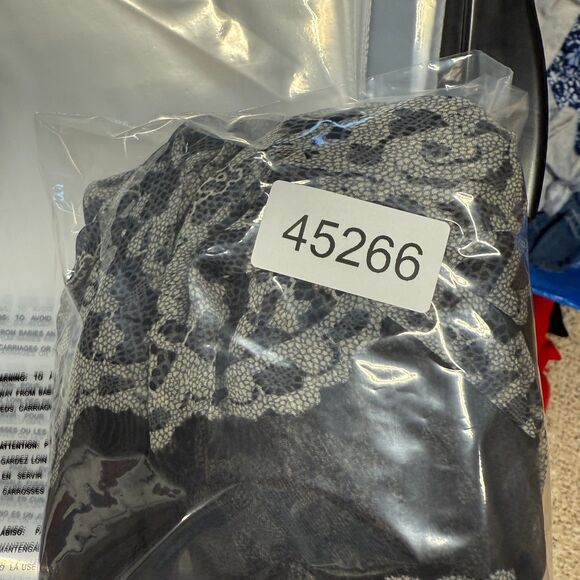 Figueroa & Flower Blouse Women M Medium Black Striped V-Neck 1/2 Button Sheer - Picture 6 of 6